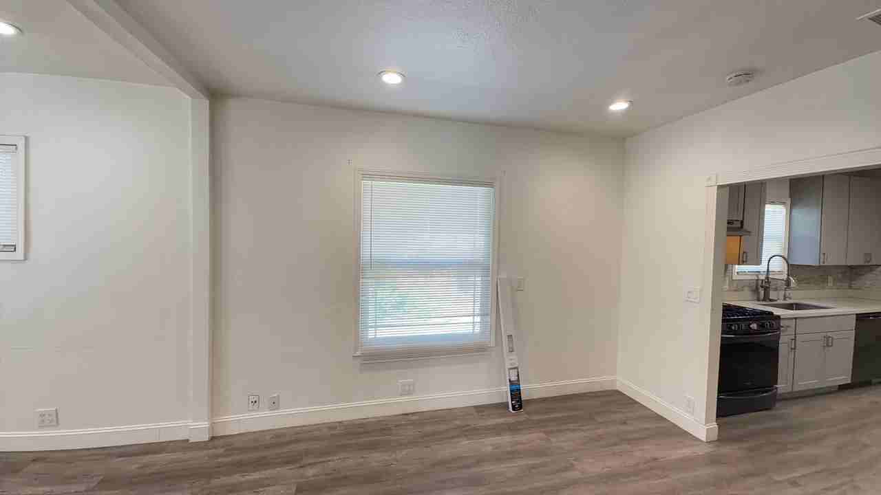 810 E Olive Ave - Photo 4 of 6