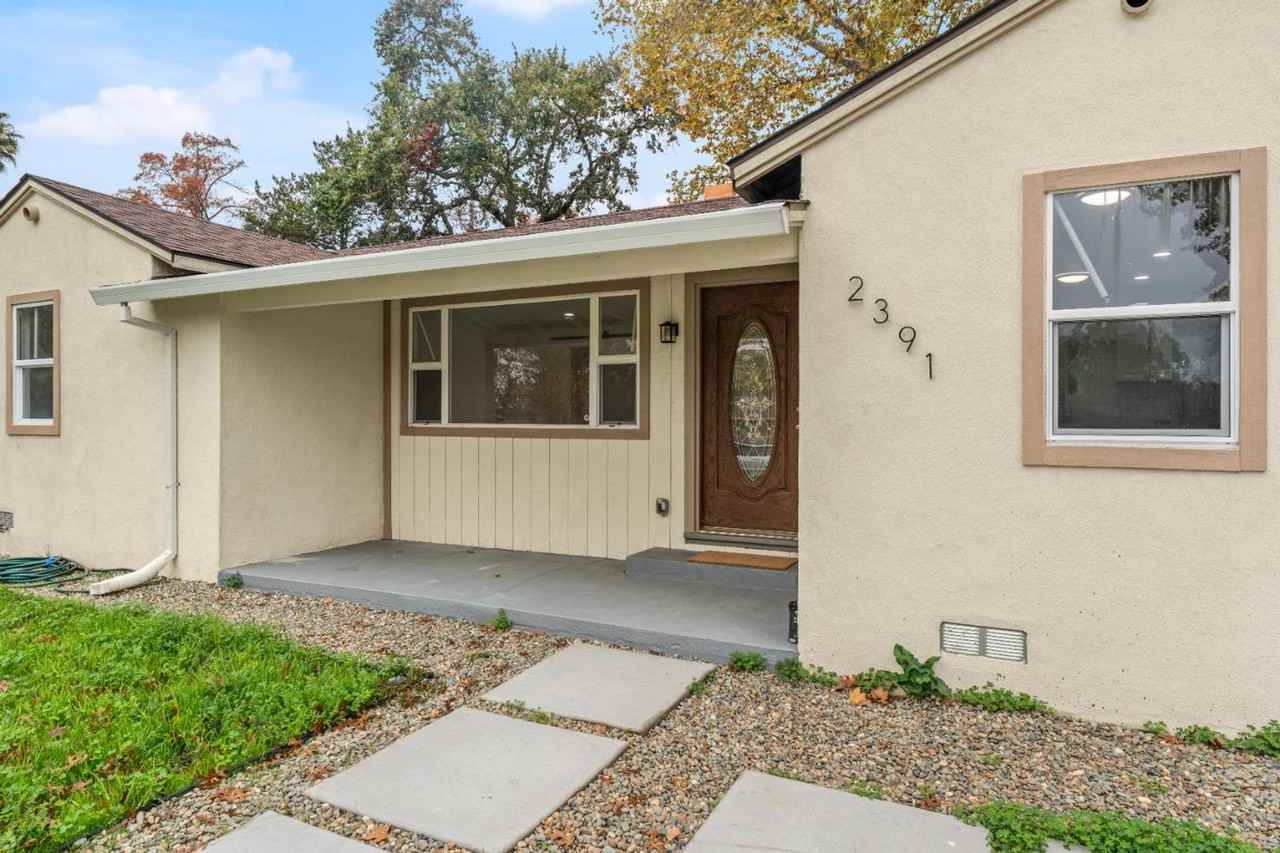 2391 Carlsbad Ave - Photo 2 of 12