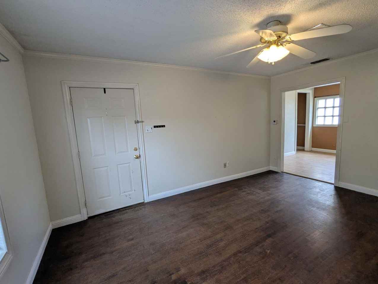 2419 25th St - Photo 5 of 19