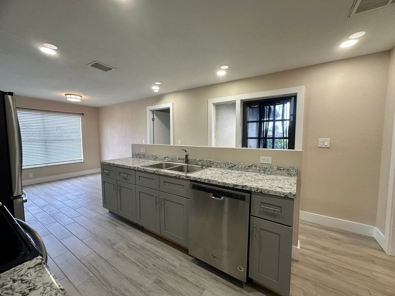 3629 Se 15th Pl - Photo 5 of 16