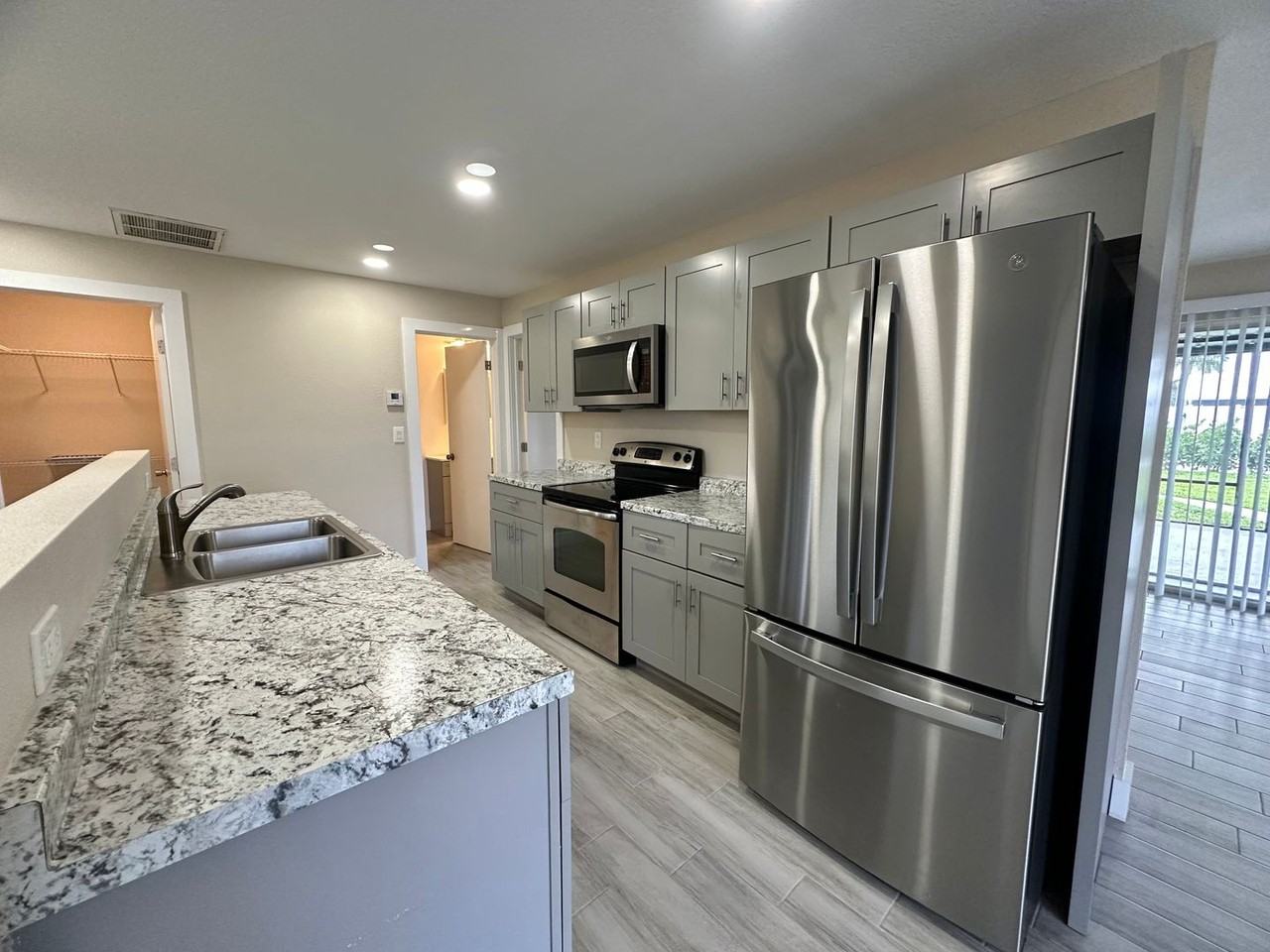 3629 Se 15th Pl - Photo 6 of 16