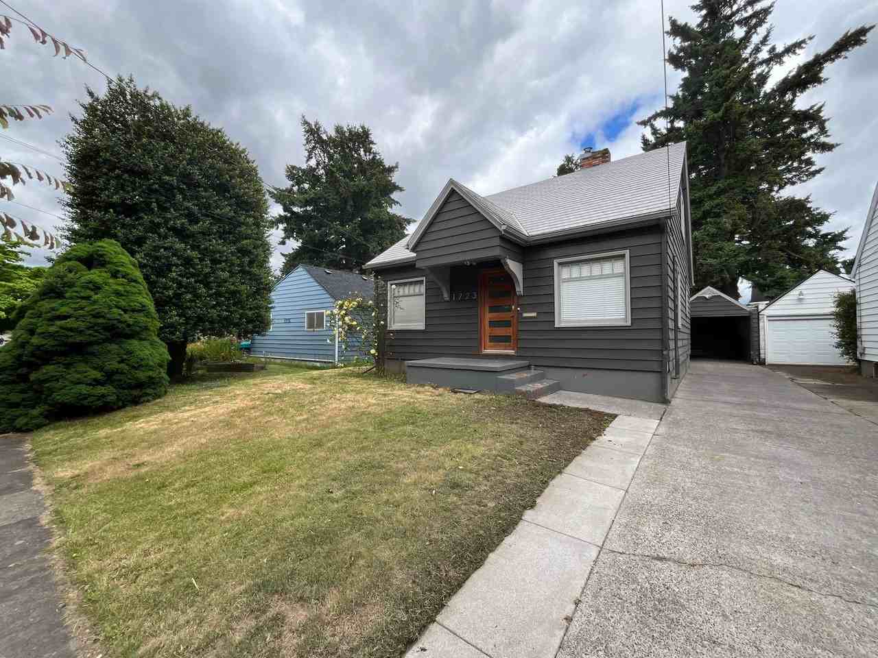 1723 Ne 60th Ave - Photo 3 of 50