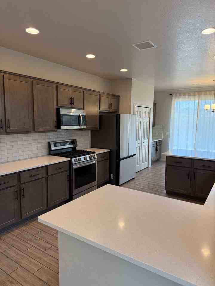 1864 Brookshire Dr - Photo 3 of 17