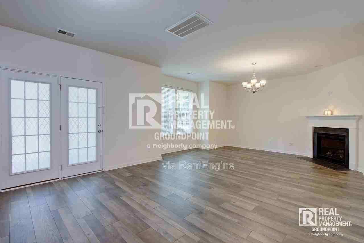 104 Elliot Creek Ln - Photo 6 of 34