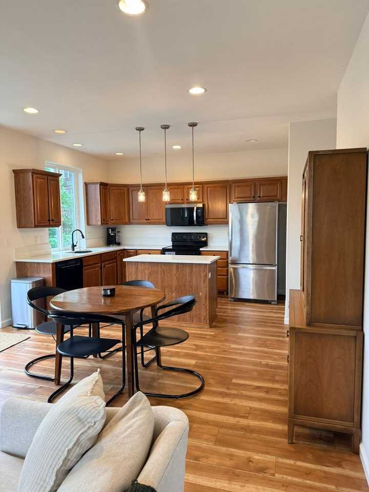 3001 Sunrose Ct - Photo 6 of 24