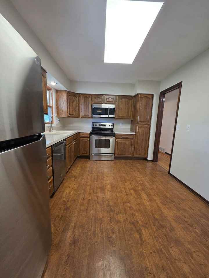 3422 S 129th St - Photo 5 of 18