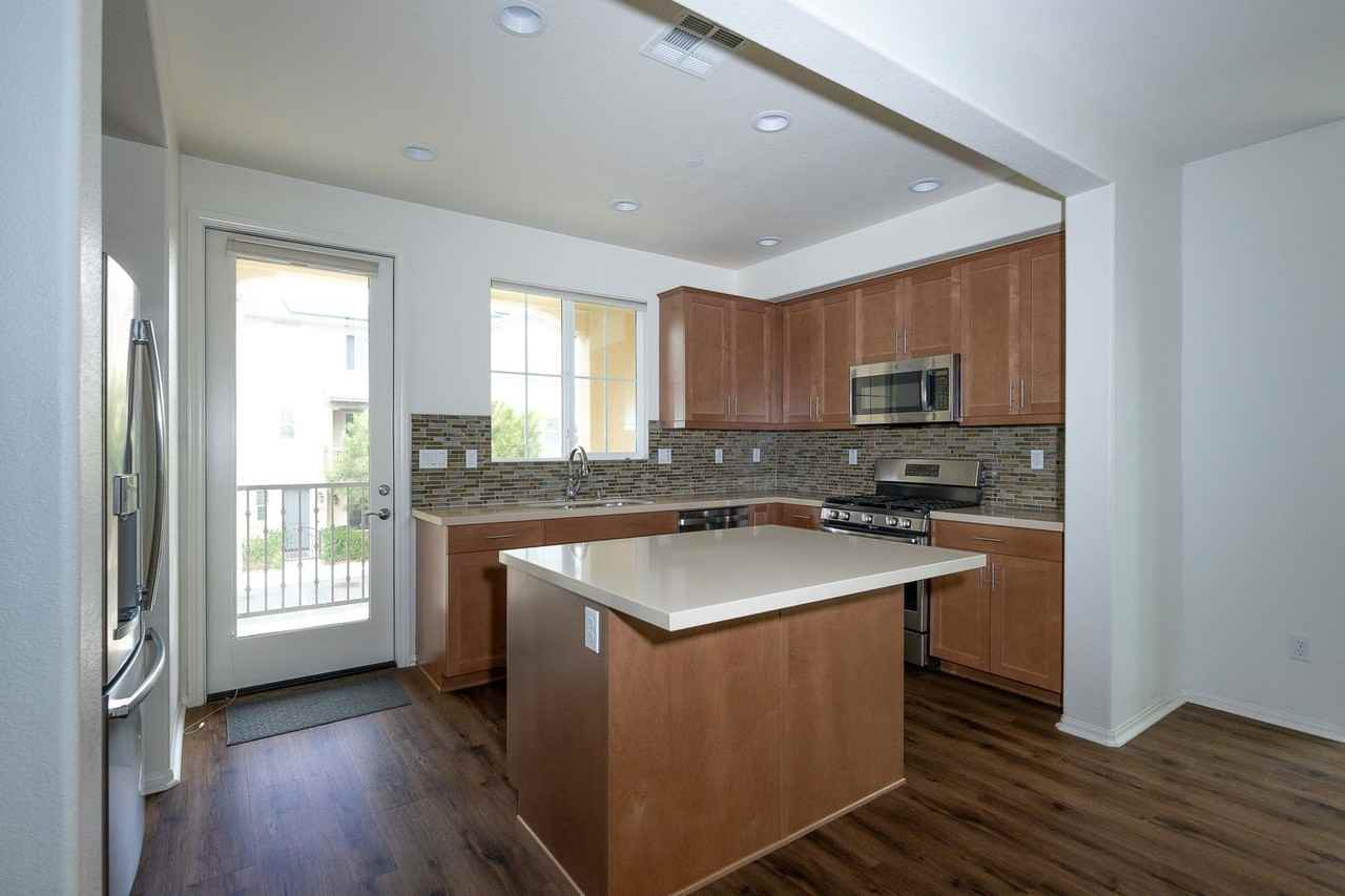 174 Prairie St - Photo 5 of 35