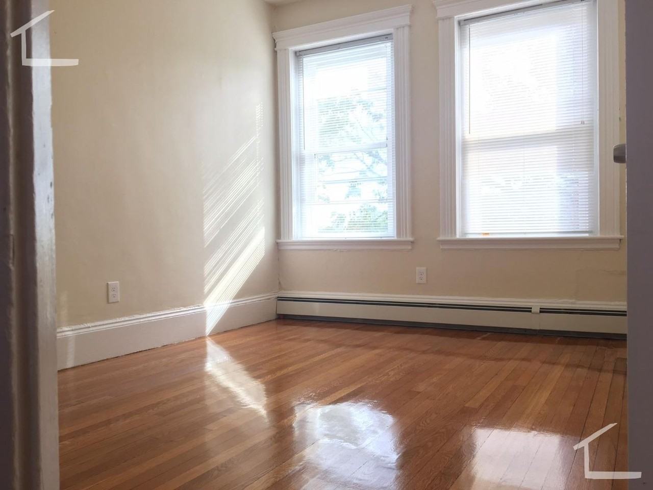1323 Commonwealth Ave - Photo 2 of 10