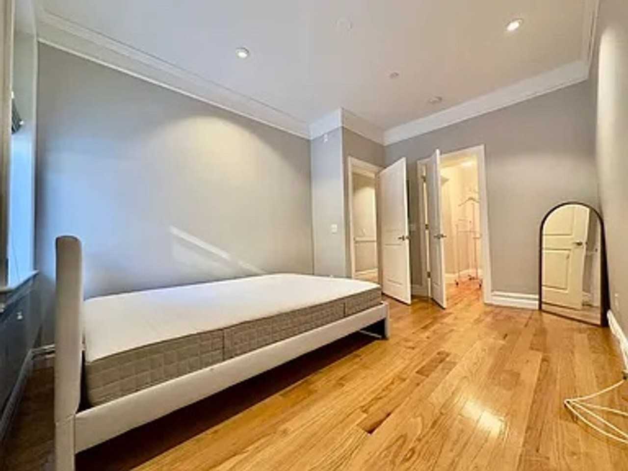 662 Massachusetts Ave - Photo 5 of 16