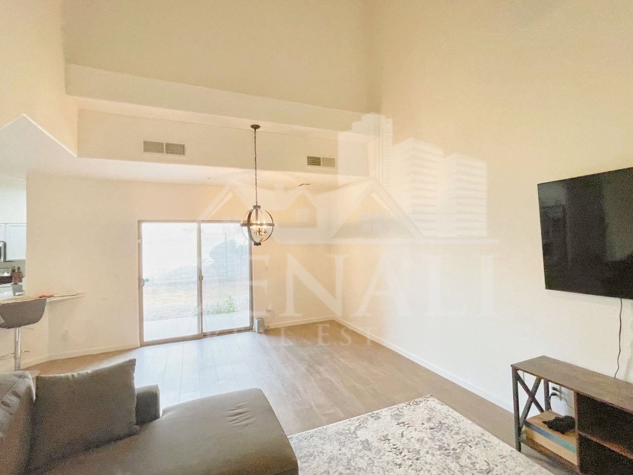 8144 W Beck Ln - Photo 6 of 29