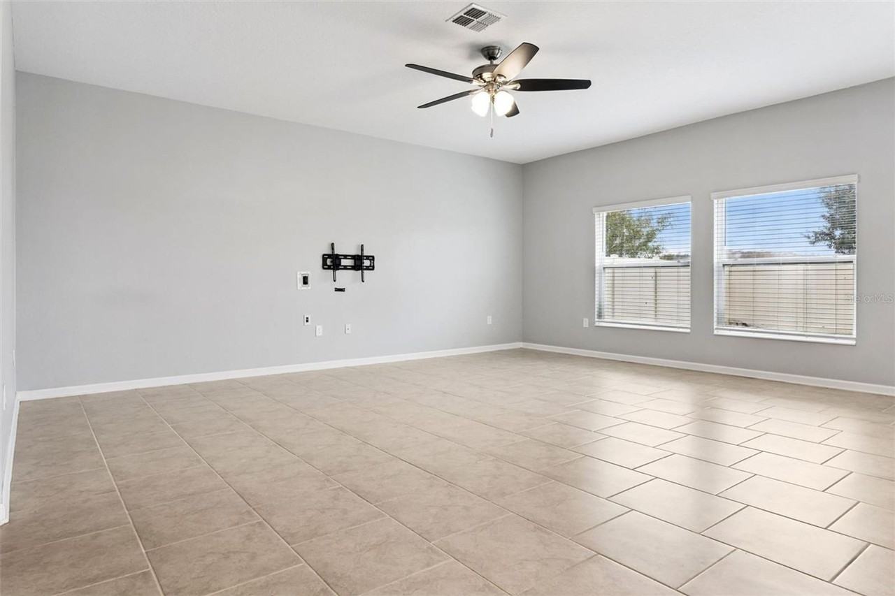 781 Taurus Ln - Photo 2 of 36