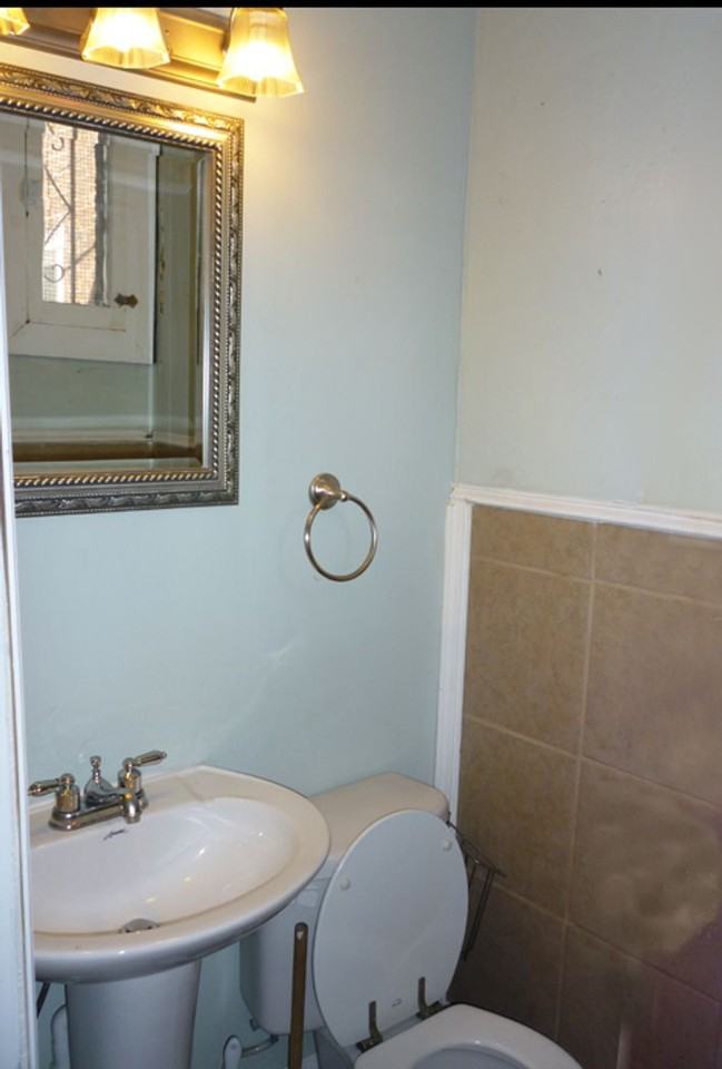 2503 Carpenter St - Photo 4 of 14