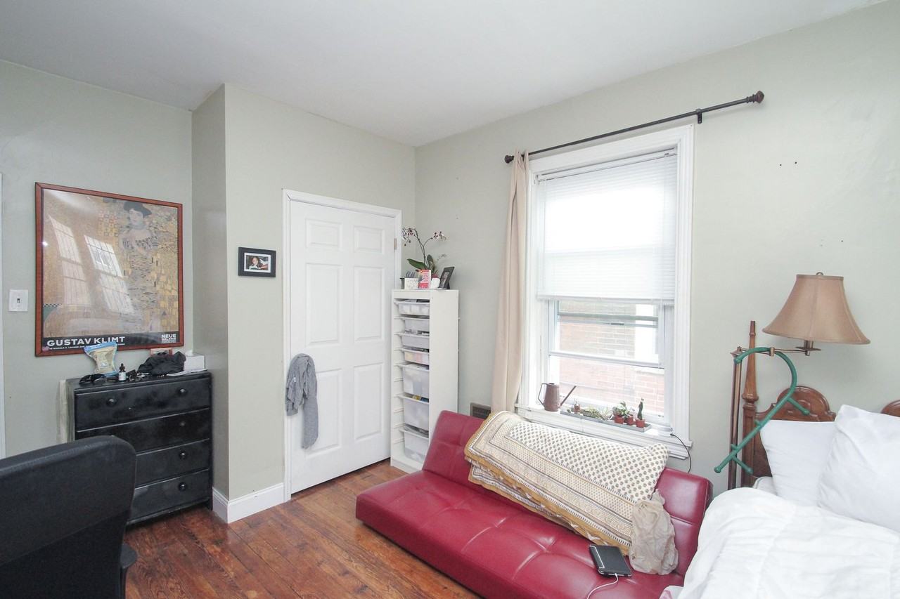 2503 Carpenter St - Photo 6 of 14