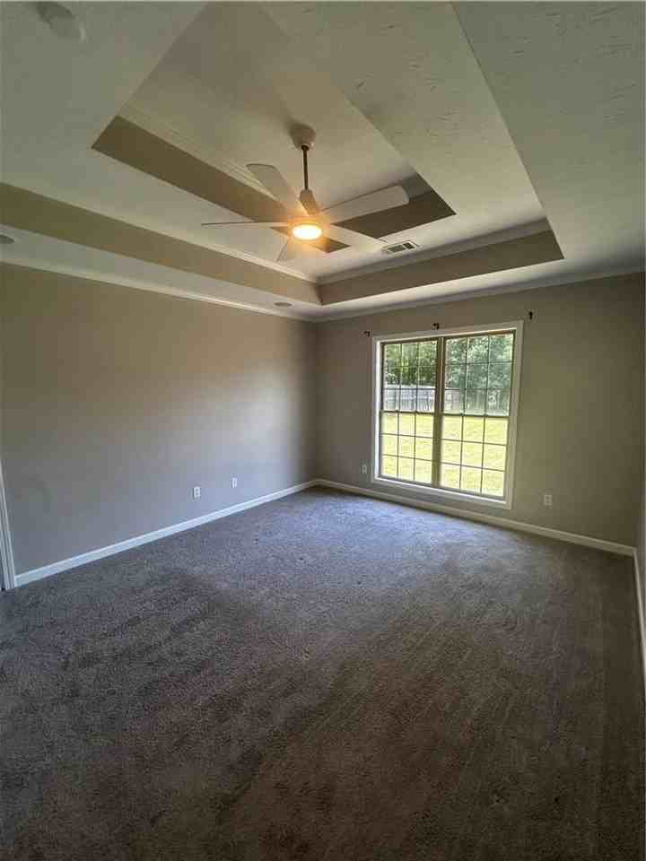 249 Deerfield Ct - Photo 6 of 17