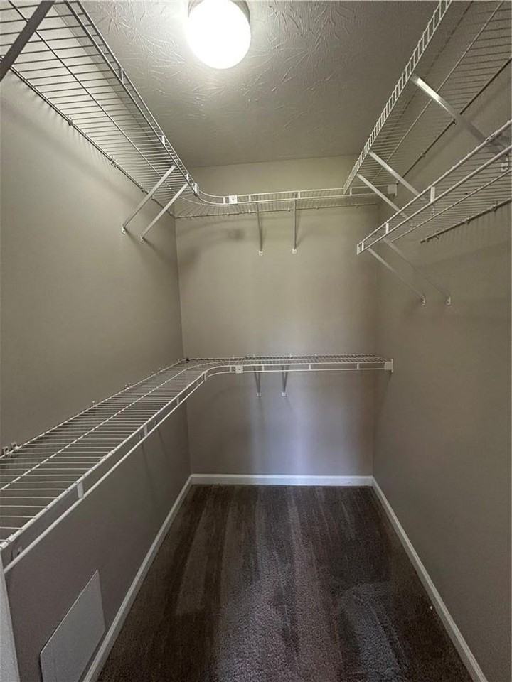 249 Deerfield Ct - Photo 7 of 17