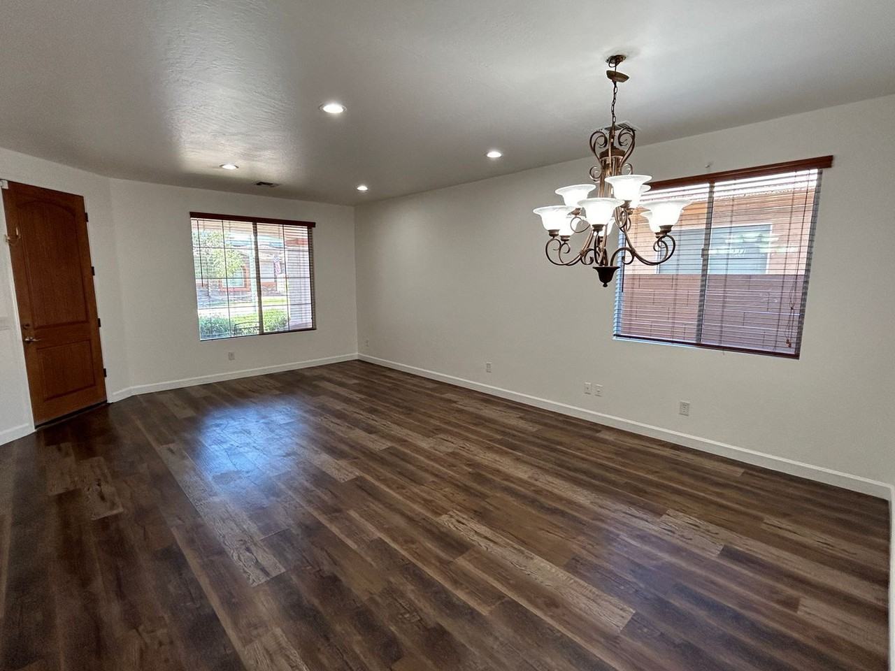 7325 W Ellis St - Photo 6 of 17