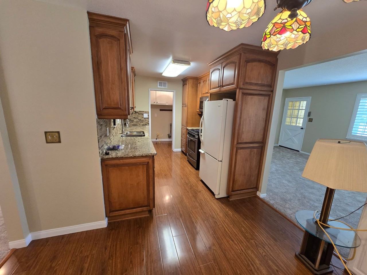 261 W Newburgh St - Photo 5 of 19