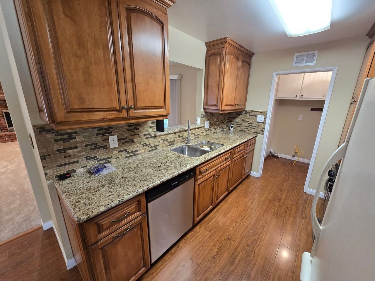 261 W Newburgh St - Photo 6 of 19