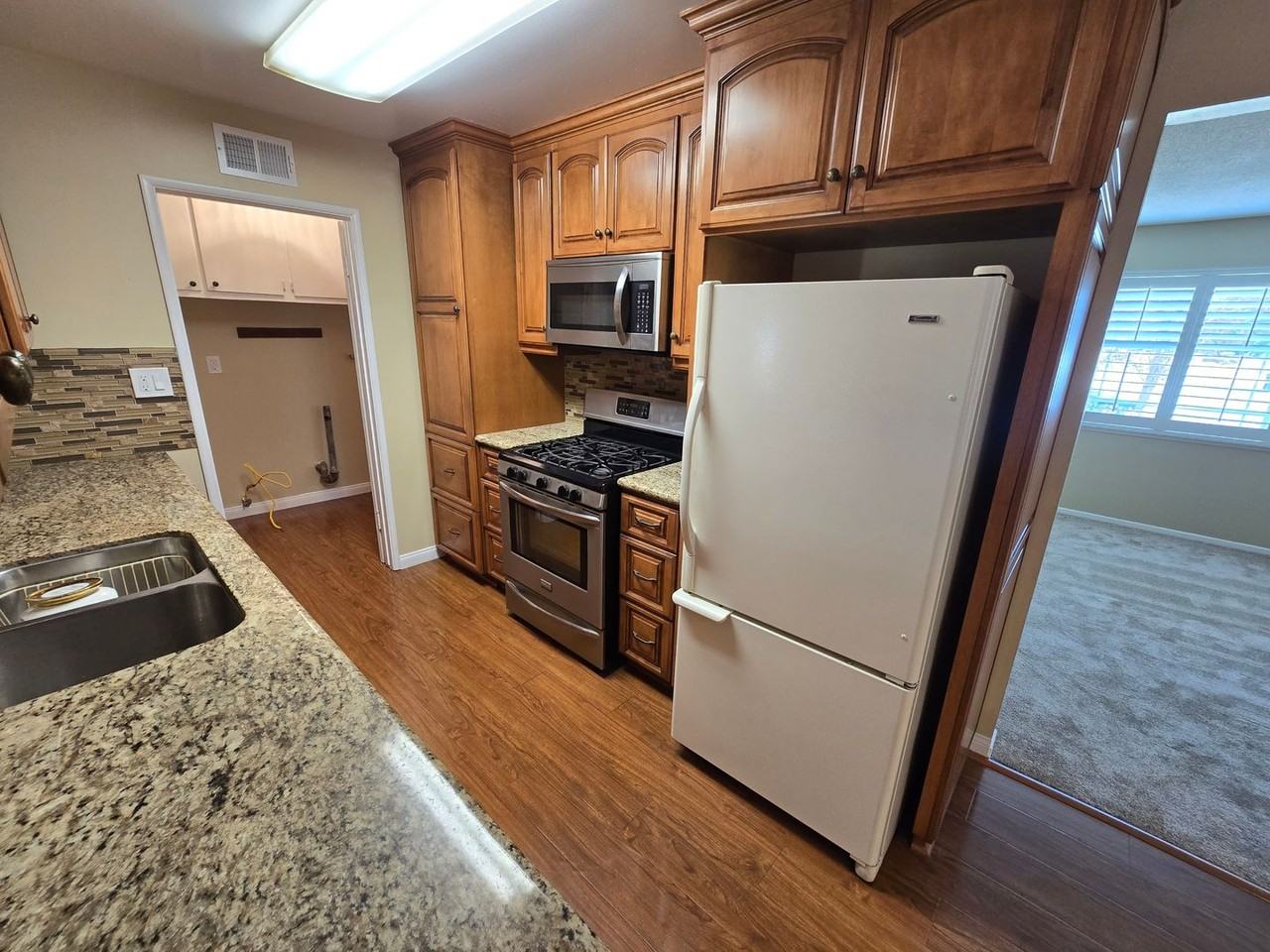 261 W Newburgh St - Photo 7 of 19