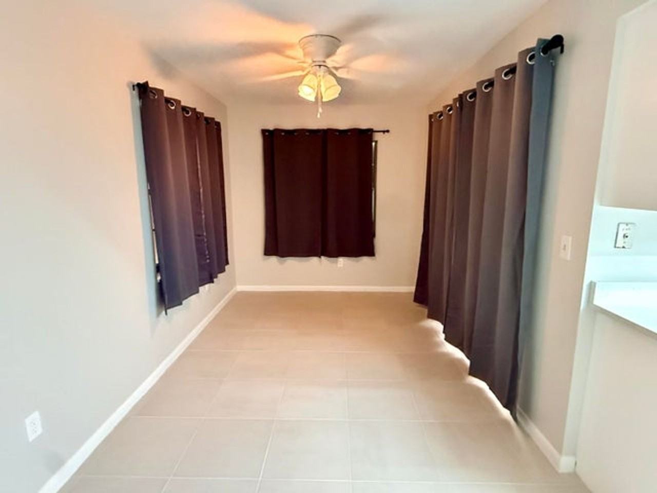 22800 Sw 54th Way - Photo 4 of 10