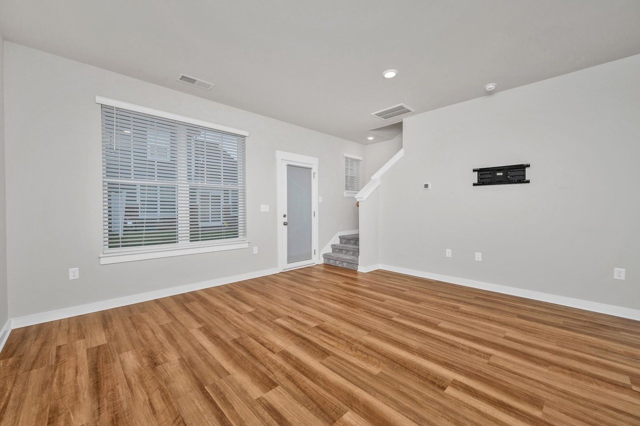 4228 Gandalf Ln - Photo 4 of 20