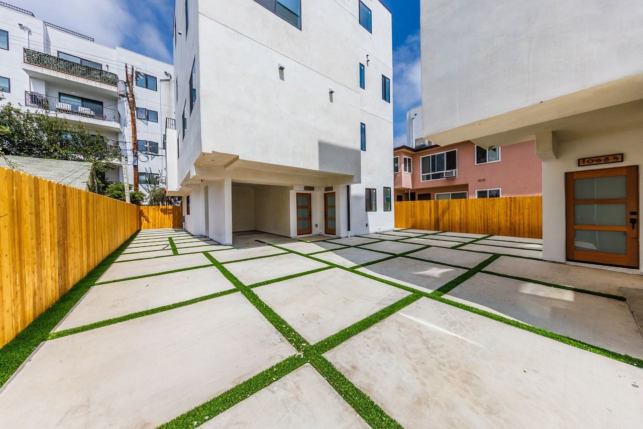 GORGEOUS NEW TOWNHOMES NEXT TO LA CIENEGA PARK - Photo 7 of 50