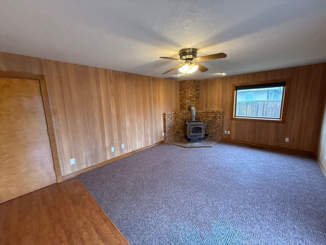 460 Se Conifer Pl - Photo 2 of 43