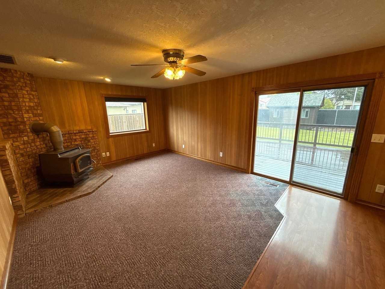 460 Se Conifer Pl - Photo 6 of 43