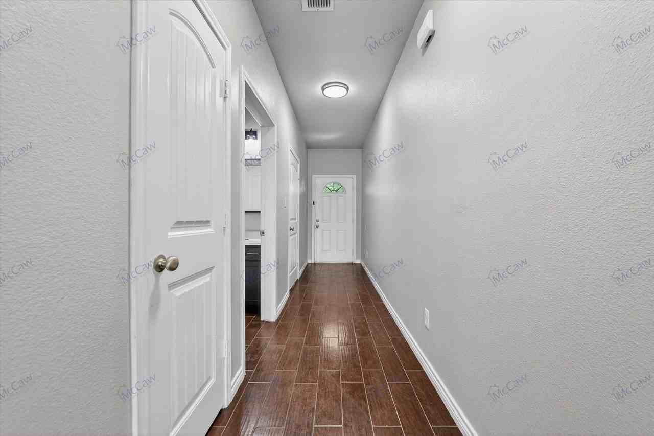 912 Drexel St #B - Photo 3 of 23