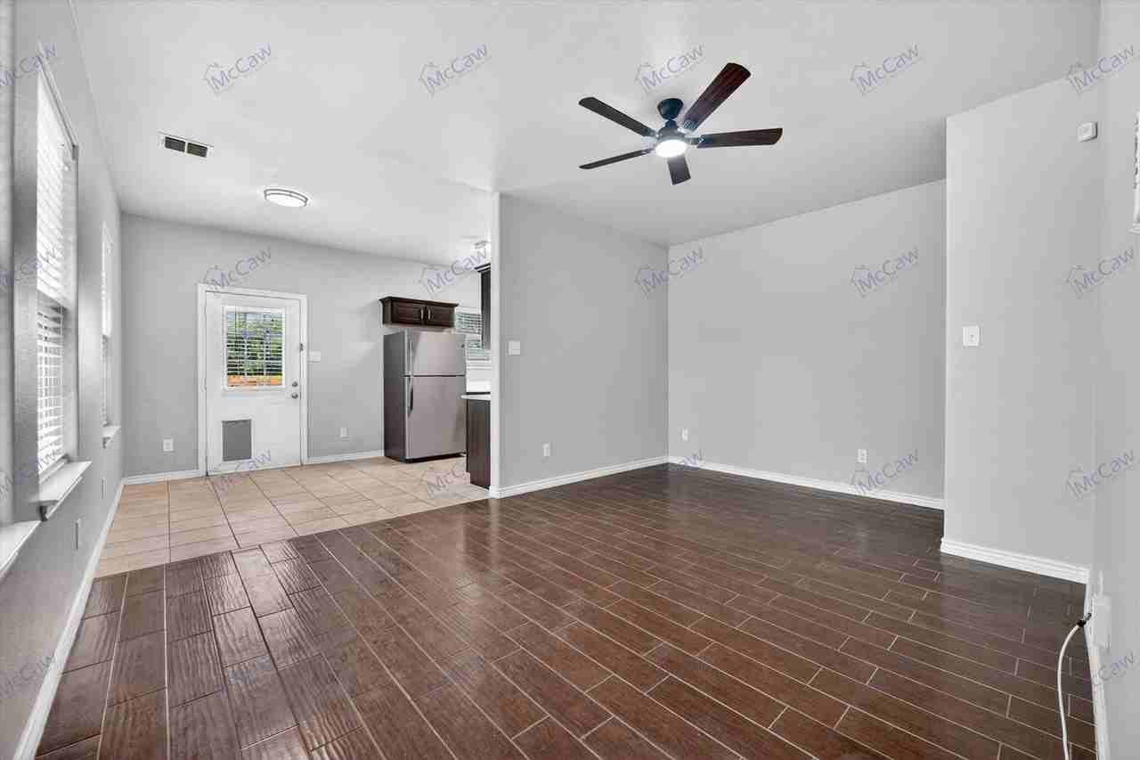 912 Drexel St #B - Photo 6 of 23