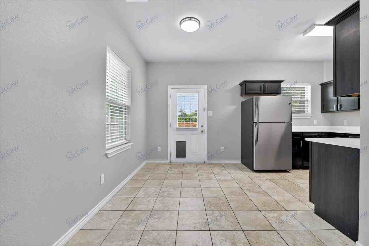 912 Drexel St #B - Photo 7 of 23