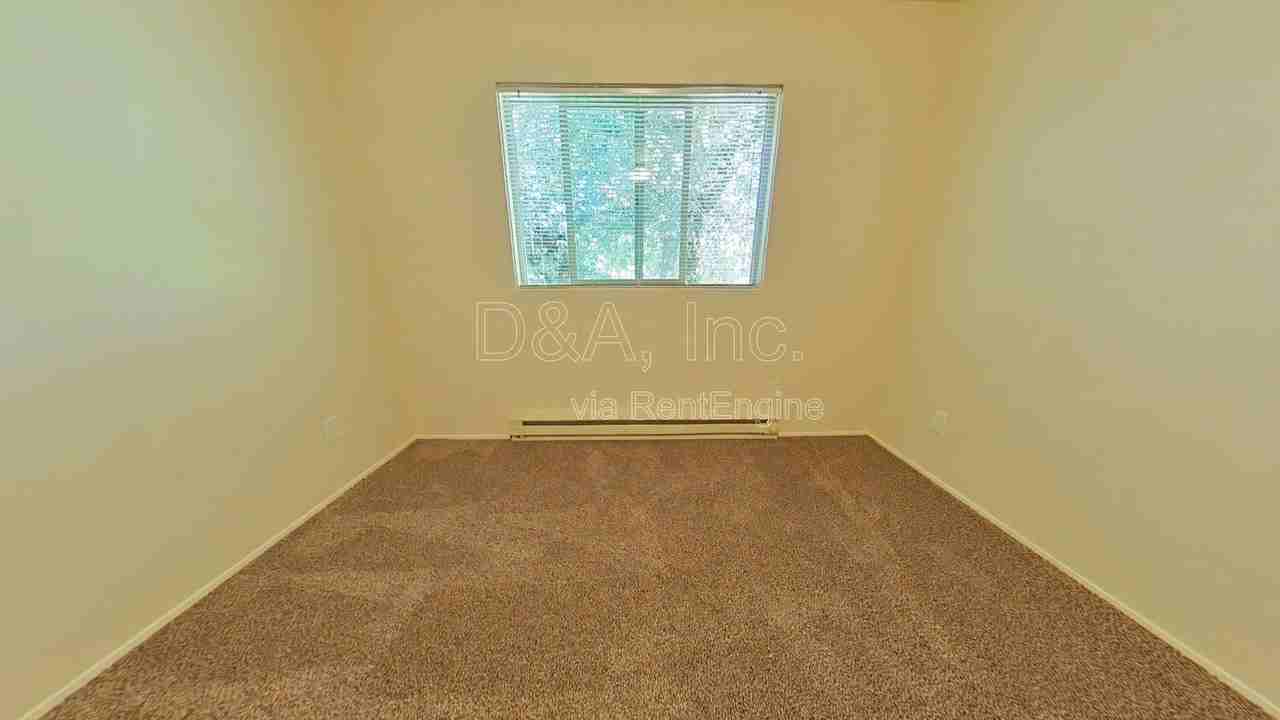 1140 Nw Fillmore Ave - Photo 6 of 11
