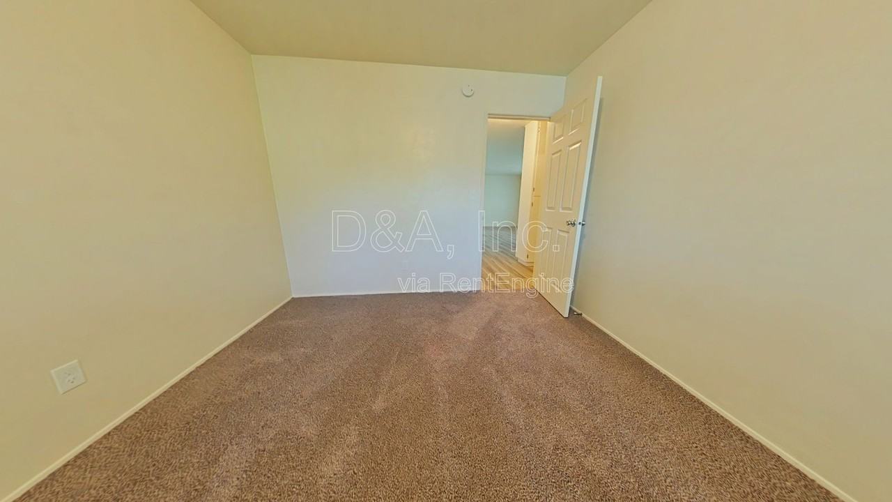 1140 Nw Fillmore Ave - Photo 7 of 11
