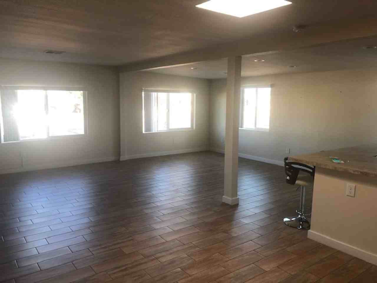 25424 S Wyoming Ave - Photo 4 of 12
