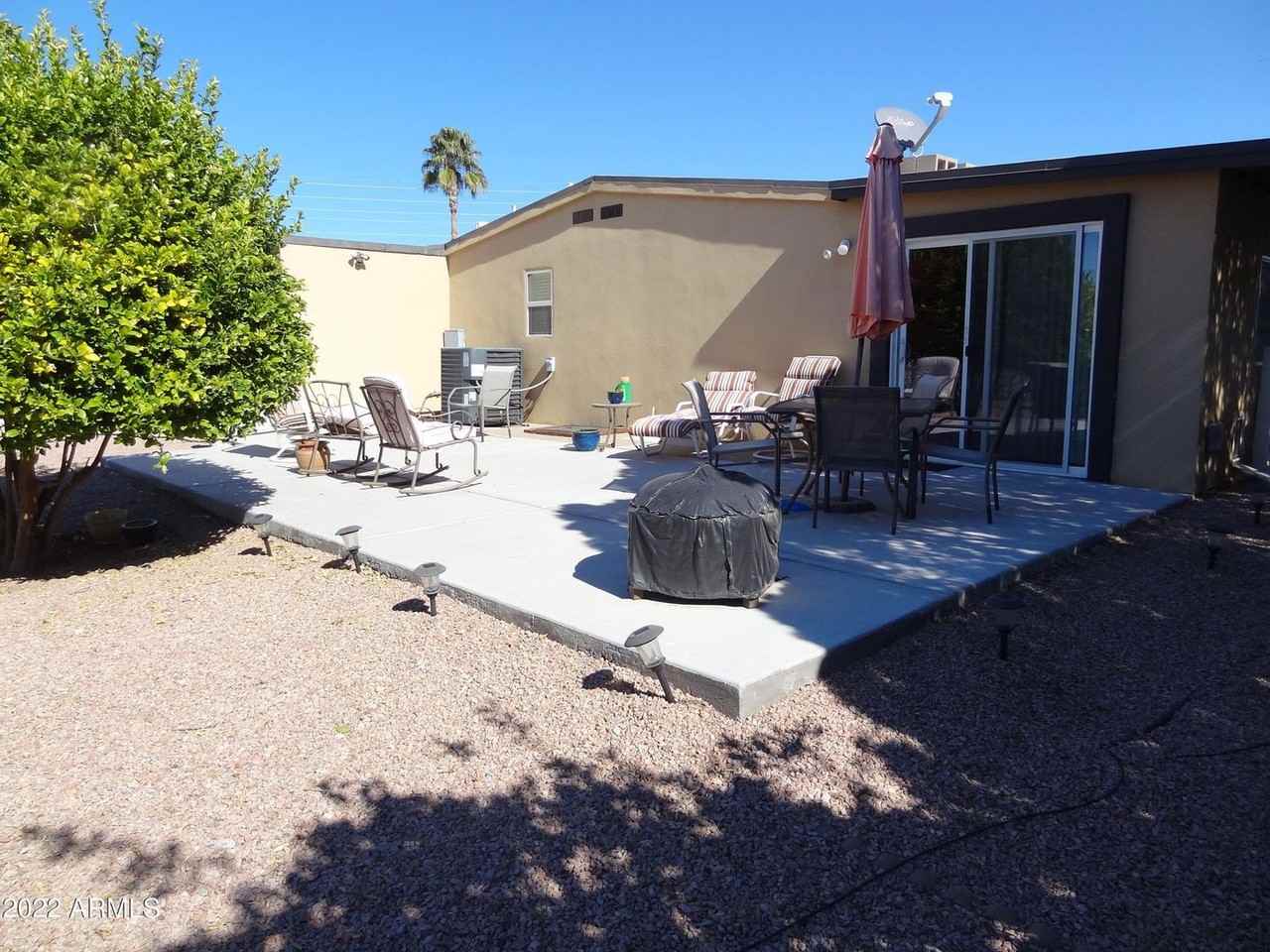 25424 S Wyoming Ave - Photo 3 of 18