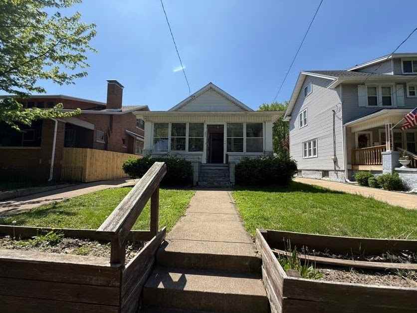 314 East McClure Avenue - Photo 2 of 13
