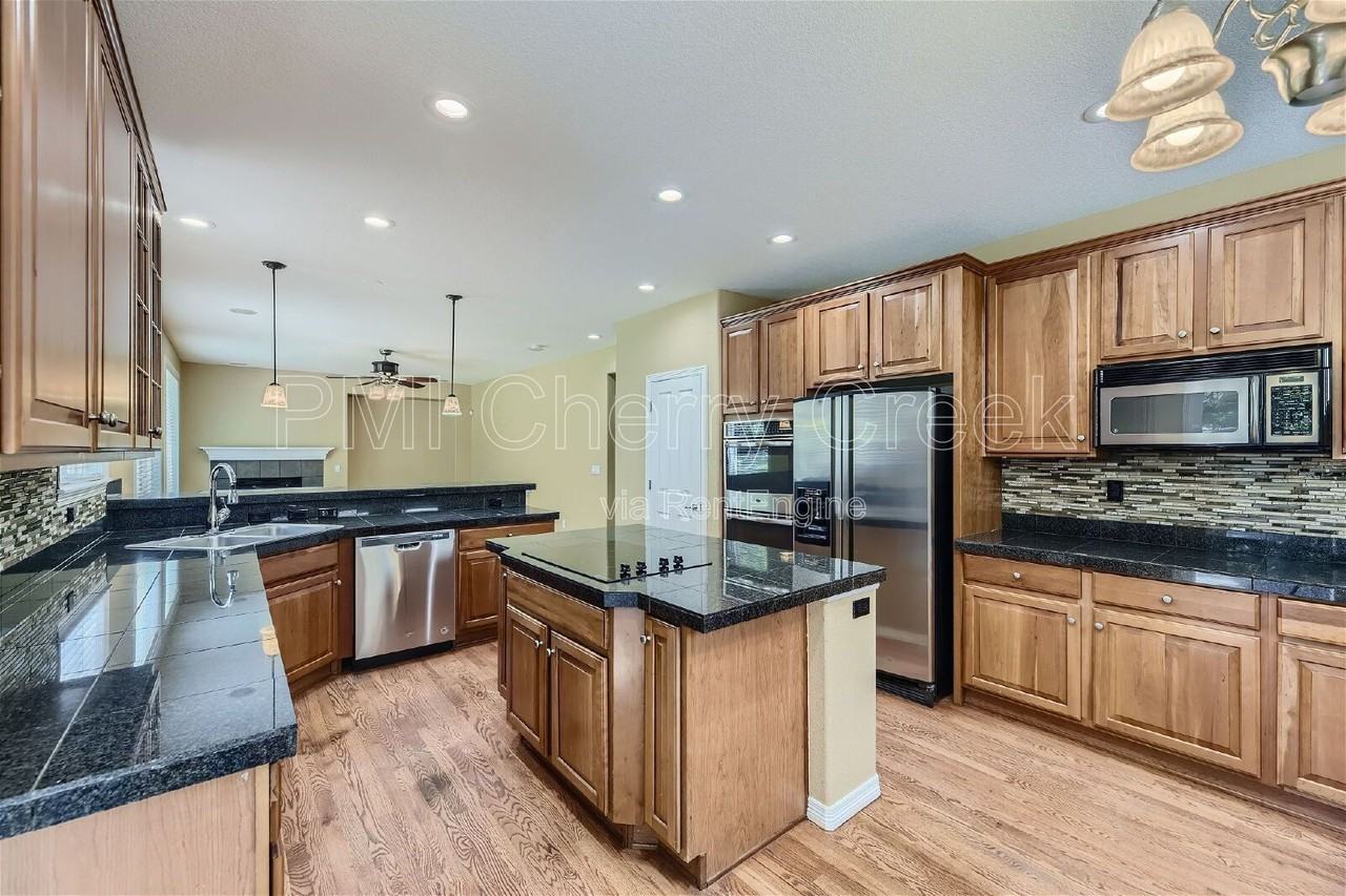 2615 Pemberly Ave - Photo 6 of 28