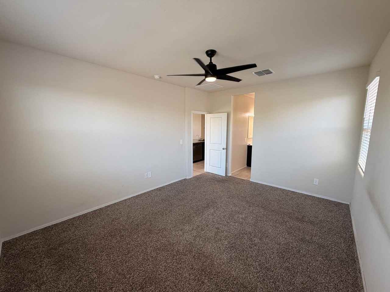 W Whispering Wind Dr - Photo 7 of 18
