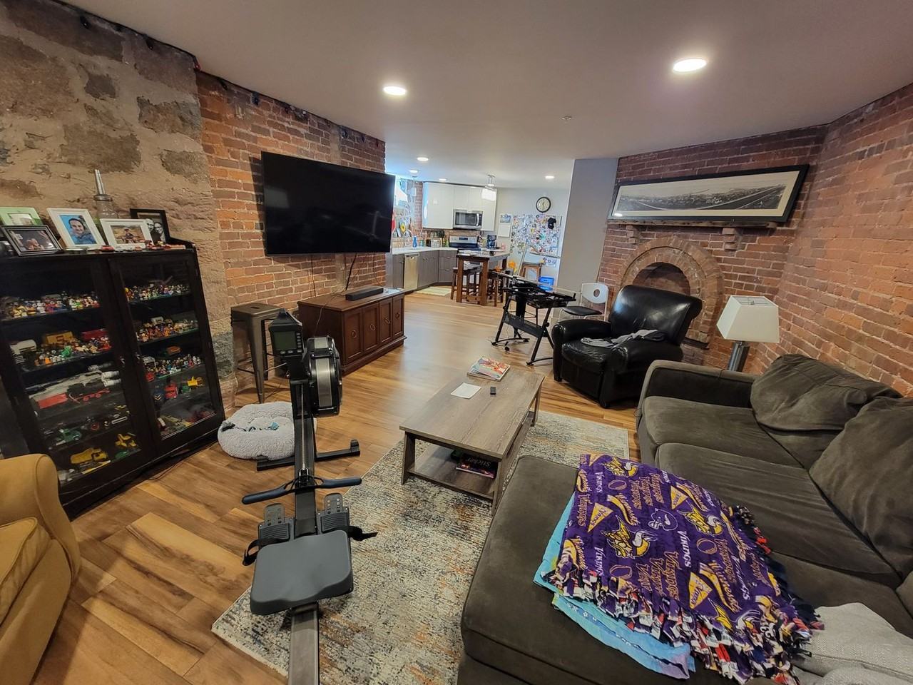 Redstone House, LLC - Photo 2 of 36
