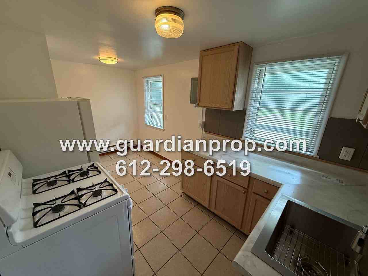 1926 Margaret St - Photo 2 of 10