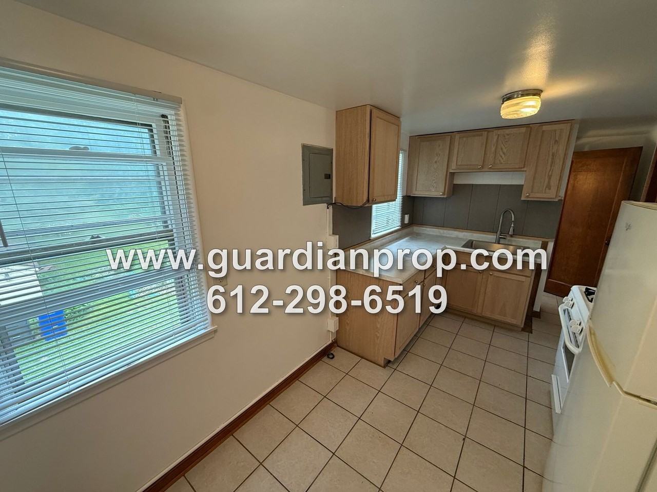 1926 Margaret St - Photo 3 of 10