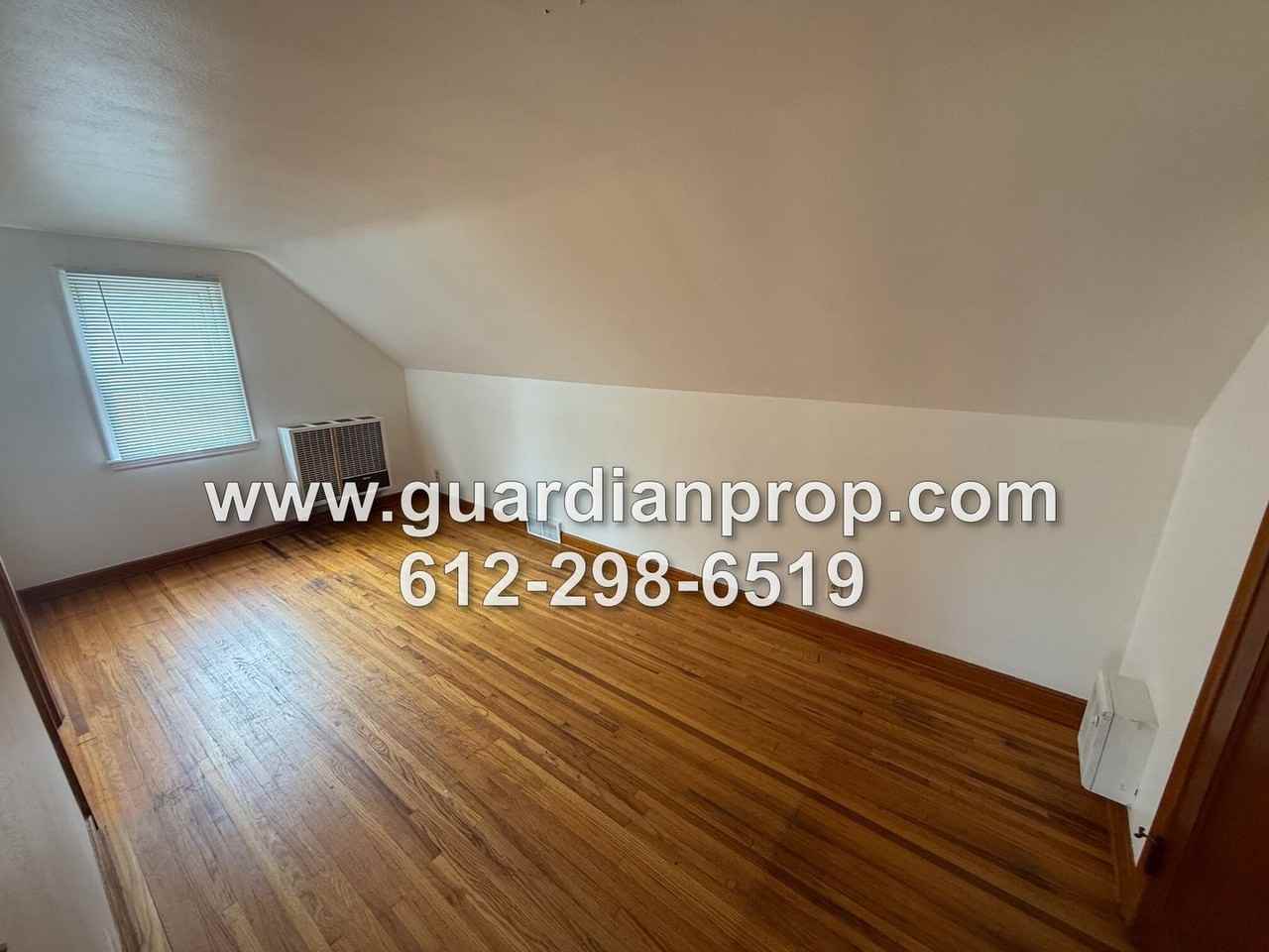 1926 Margaret St - Photo 4 of 10