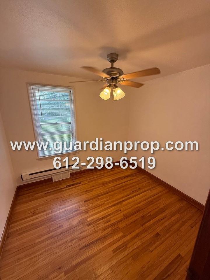 1926 Margaret St - Photo 7 of 10