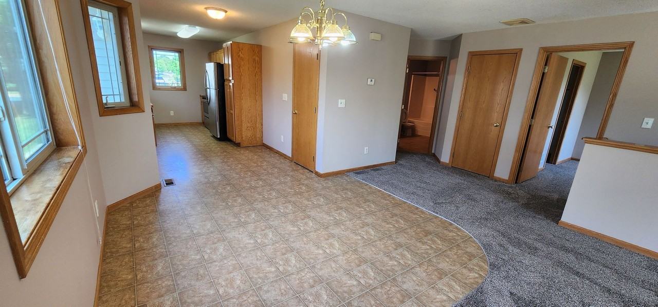 503 Amber Ln - Photo 2 of 26