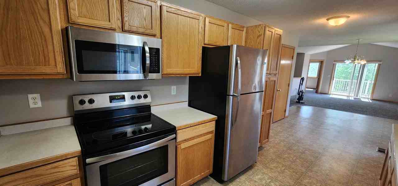 503 Amber Ln - Photo 3 of 26