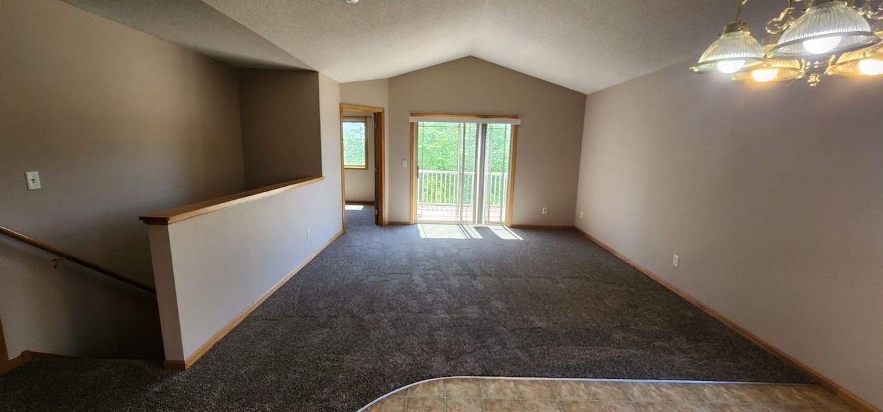 503 Amber Ln - Photo 7 of 26