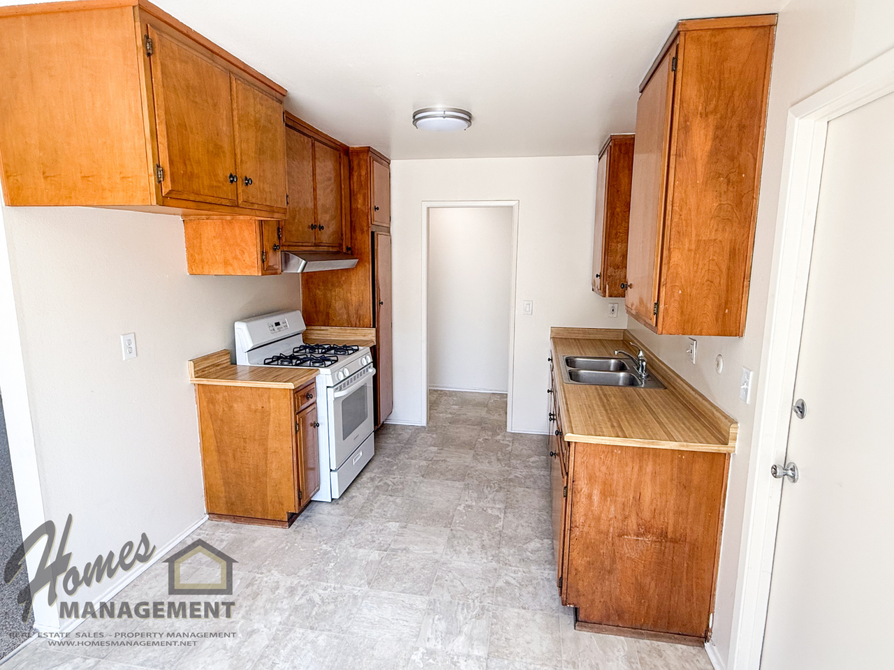 3919 Las Cruces Ave - Photo 3 of 17