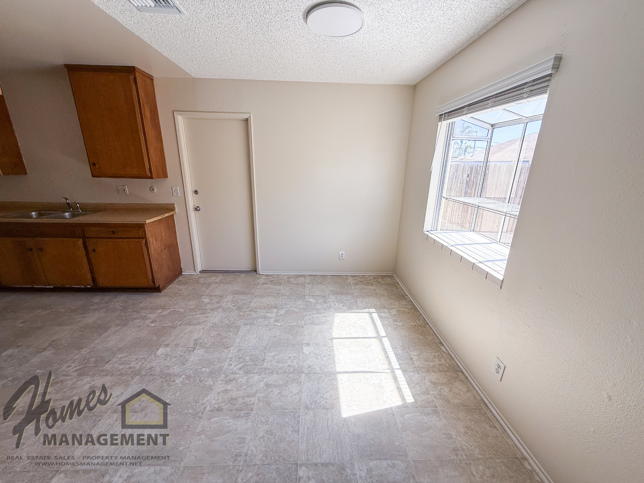 3919 Las Cruces Ave - Photo 5 of 17