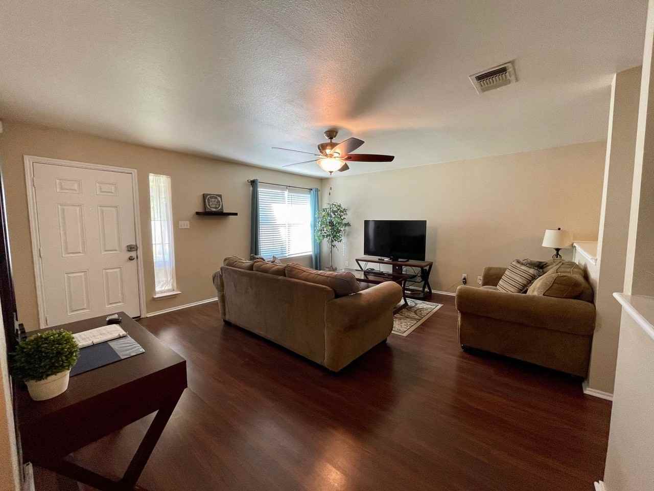 8711 Shaenwest - Photo 3 of 14