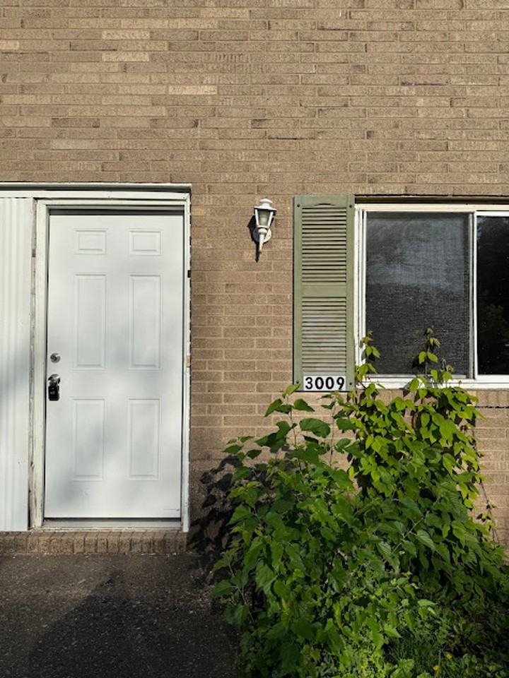 3009 Coventry Blvd Ne - Photo 3 of 20